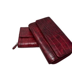 Mundi Safekeeper RFID Red Croc‎ Embossed Faux Leather Clutch Wallet Set of 2